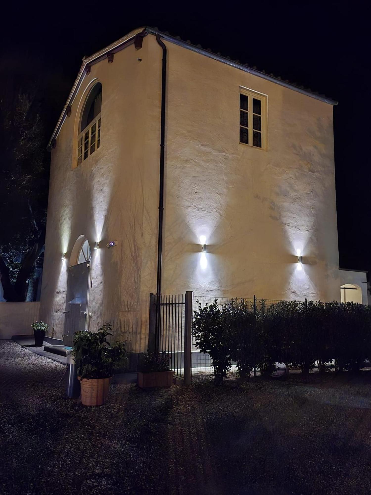La Villa Apartments Tinaia - Excellent For Sardegna & Corsica - 6-8 Beds - Private Parking Included With Camera Livorno Eksteriør bilde