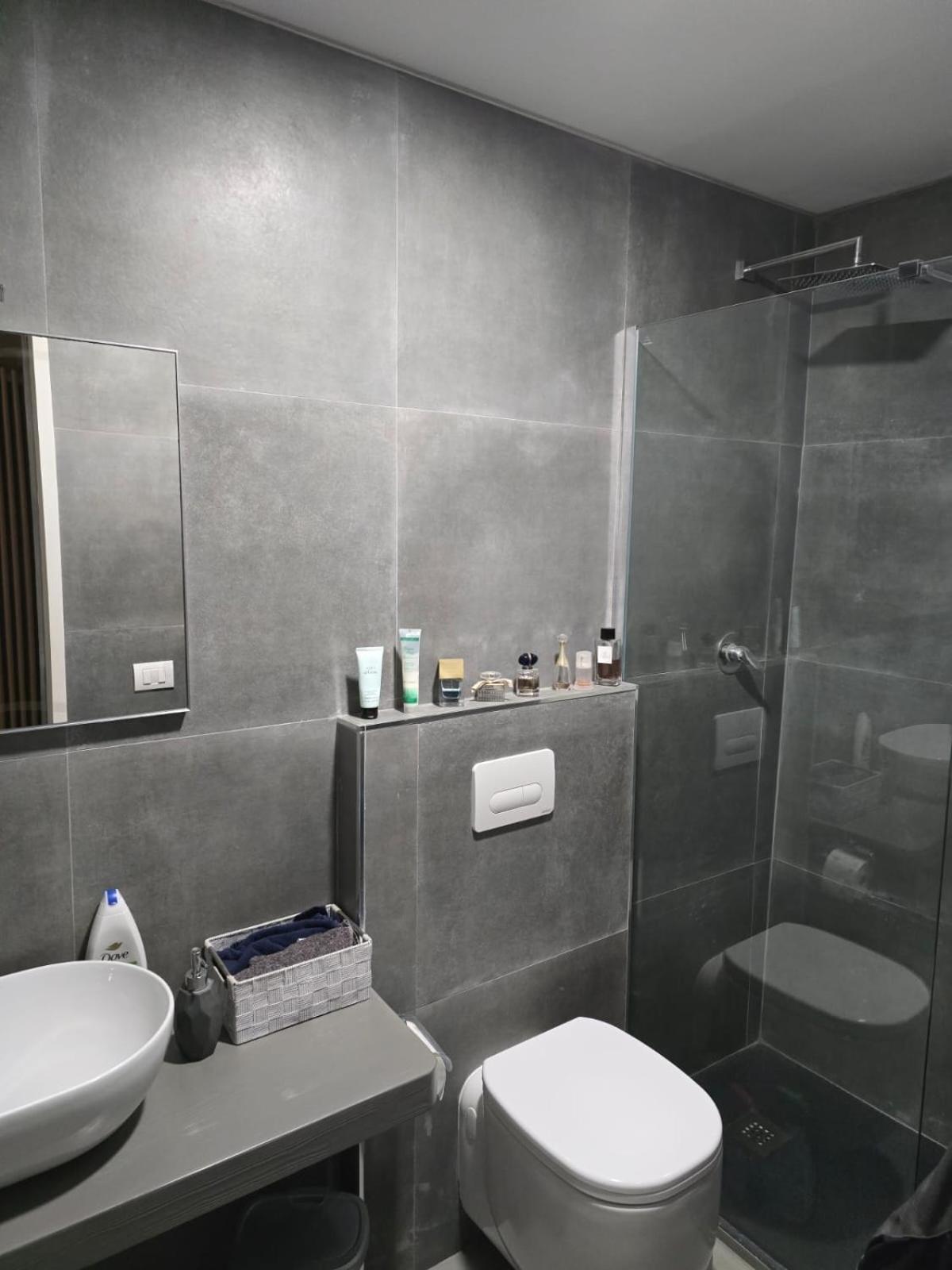 La Villa Apartments Tinaia - Excellent For Sardegna & Corsica - 6-8 Beds - Private Parking Included With Camera Livorno Eksteriør bilde