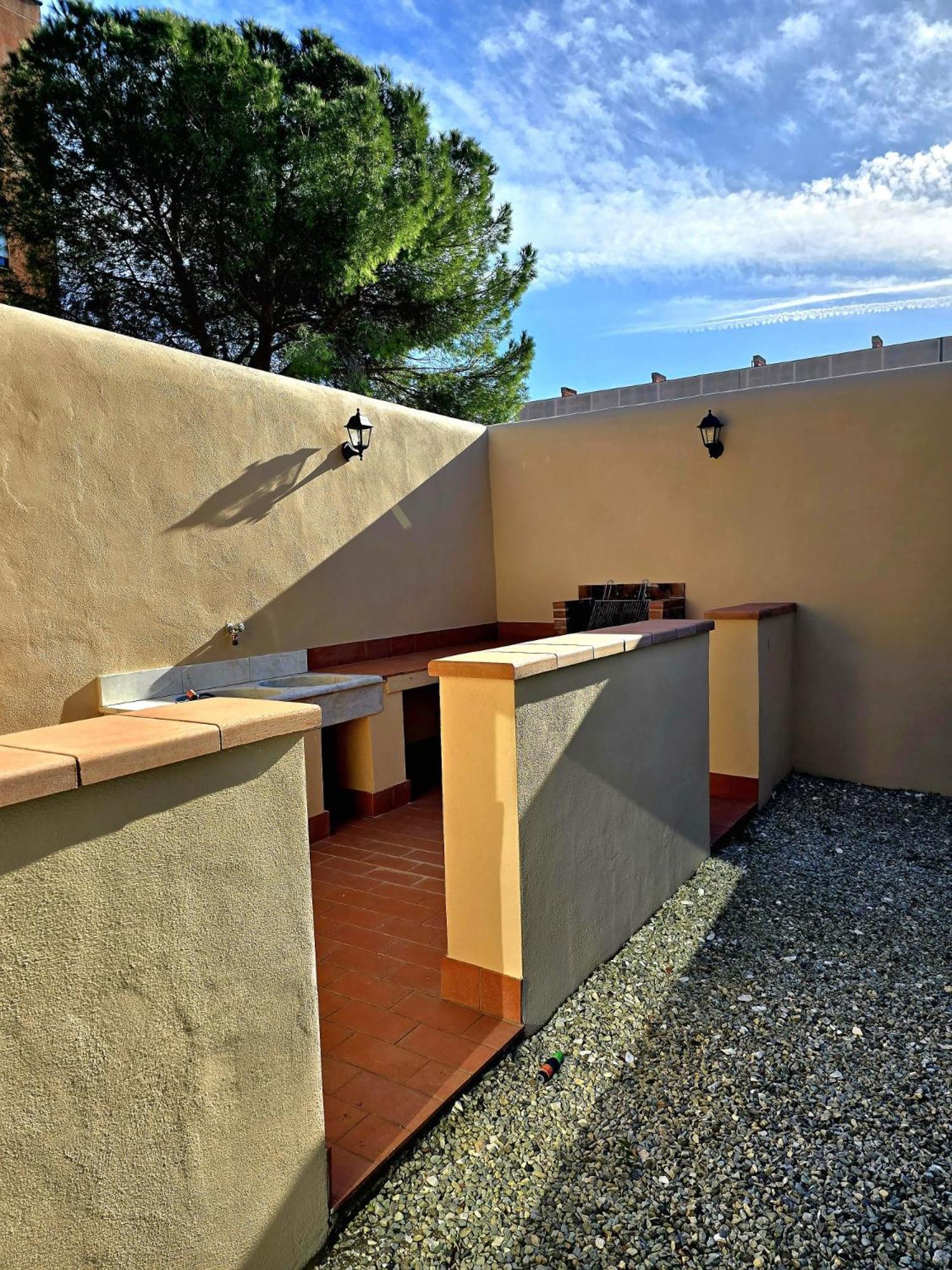 La Villa Apartments Tinaia - Excellent For Sardegna & Corsica - 6-8 Beds - Private Parking Included With Camera Livorno Eksteriør bilde